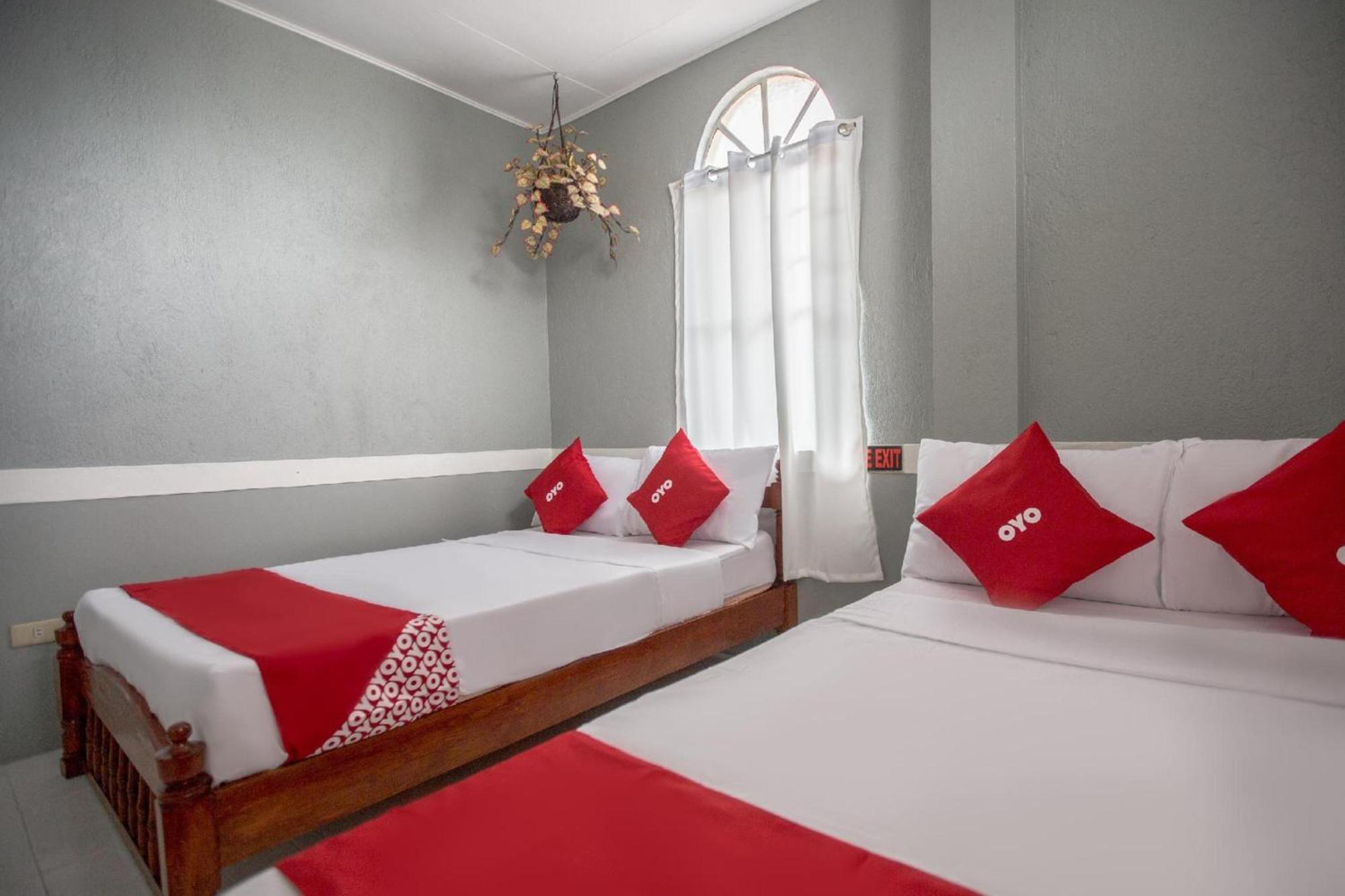 Oyo 588 Sunrock Resort Антиполо Екстериор снимка